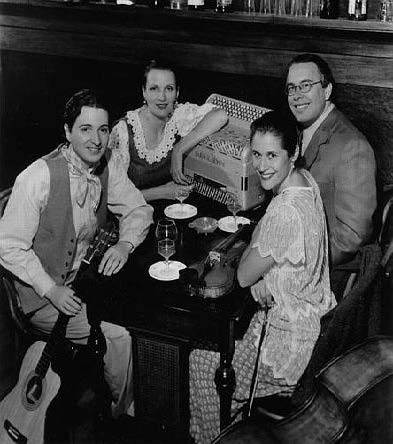 baguette-quartet - LeFrancophile Quatuor de baguettes